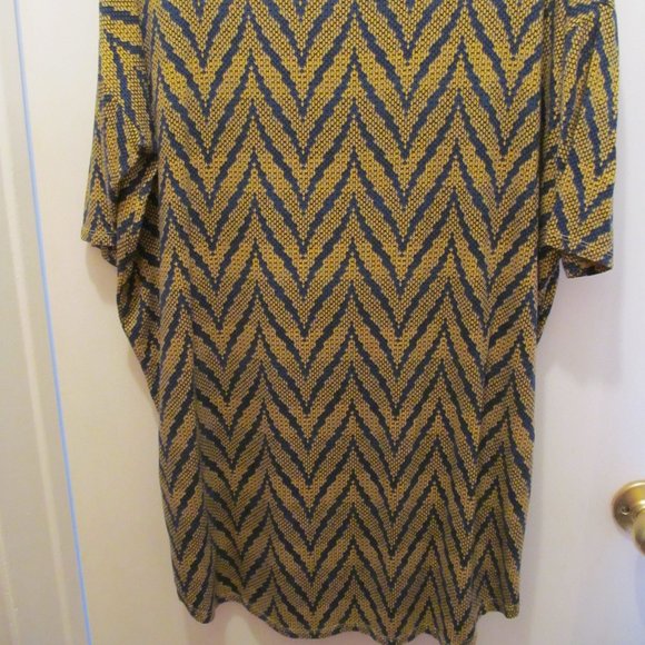 LULAROE Irma Top Shirt Chevron Snake Print Gold & Blue Size XS ~ Unicorn? - Picture 11 of 12